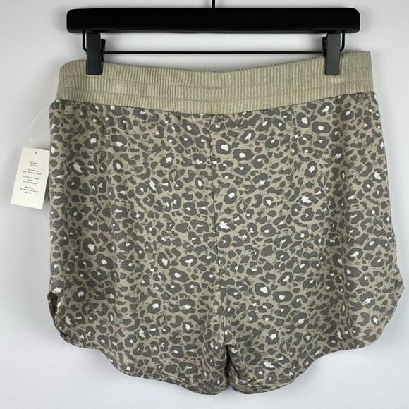 Retrology Shorts Womens Medium Cheetah Print Olive Casual Relaxed Fit Ladies - Picture 3 of 5